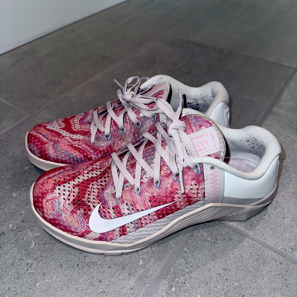 Women’s Nike sneakers